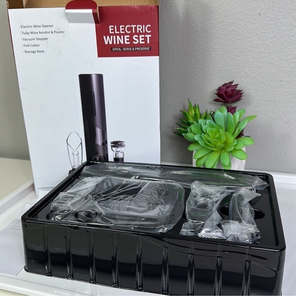 New Electric Wine Set with Accessories - Picture 3 of 3